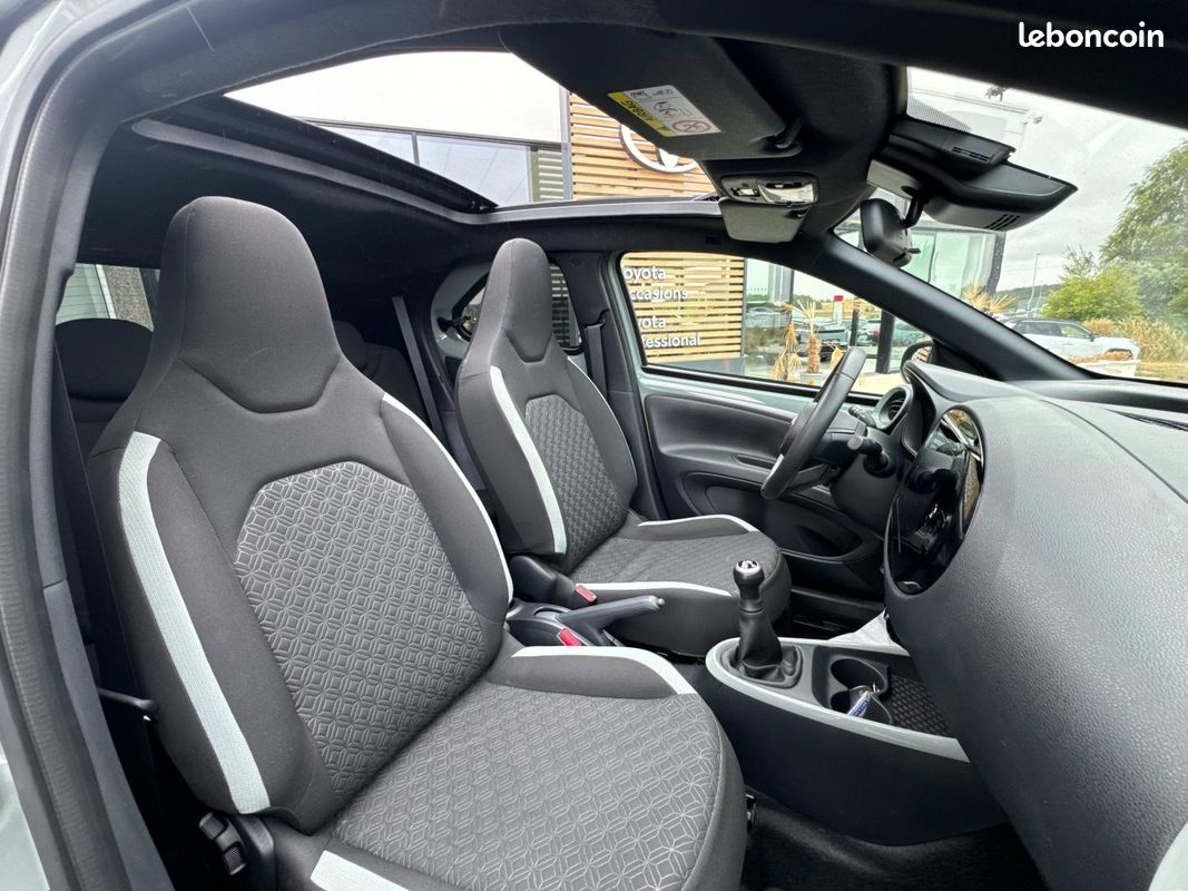 Toyota Aygo X 1.0 VVT-i 72ch Air Design MY24 (image 31)