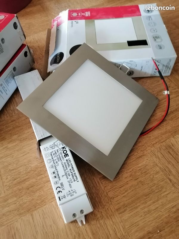 3 spots Led à encastrer (image 1)