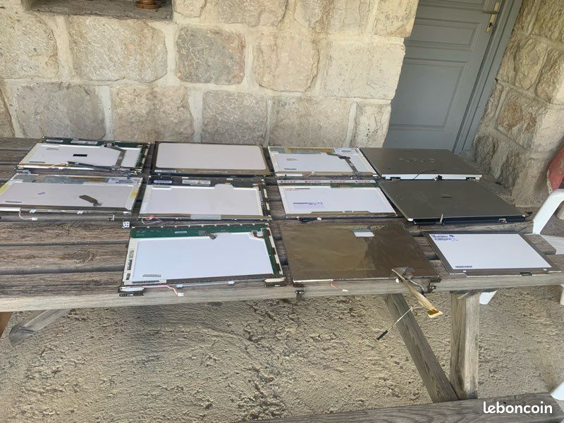 Lot de 11 Écrans Ordinateurs Portables (image 2)