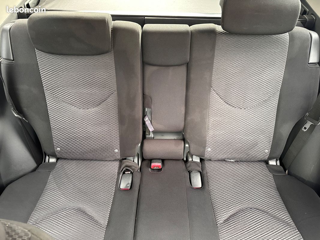 Toyota RAV4 2.2 D4D 150 Cv LIMITED EDITION ✅ SUIVI ENTRETIEN ✅ (image 11)
