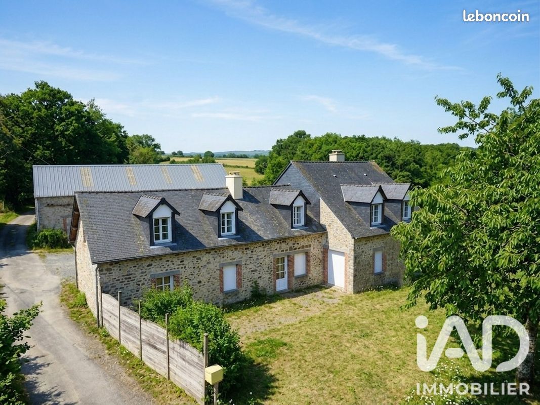 Maison 10 pièces 241 m² · à Crennes-sur-Fraubée · 241 m² · 218 900 €