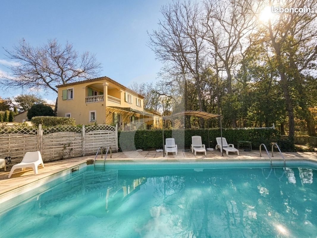 Maison 6 pièces 156 m² · à Mormoiron · 156 m² · 450 000 €