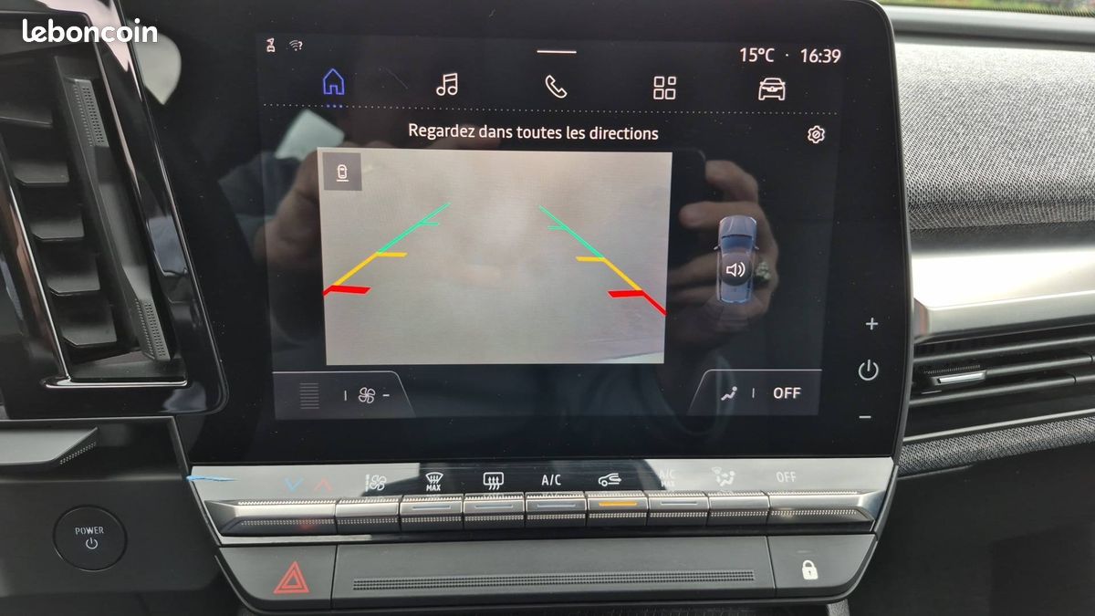 RENAULT Megane E-Tech EV40 130ch standard charge Equilibre (image 25)