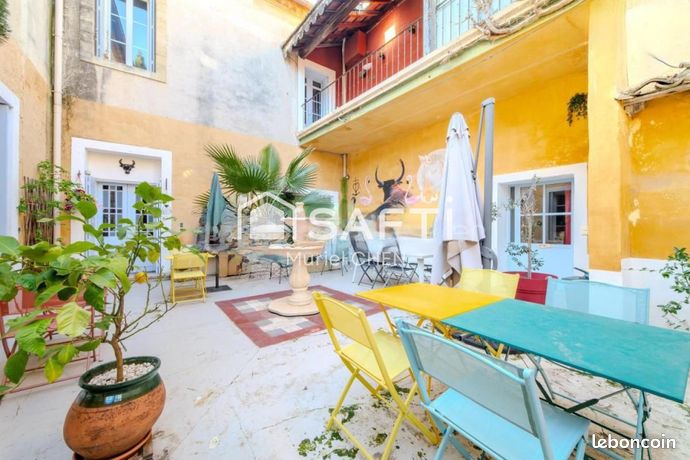 Maison 12 pièces 330 m²