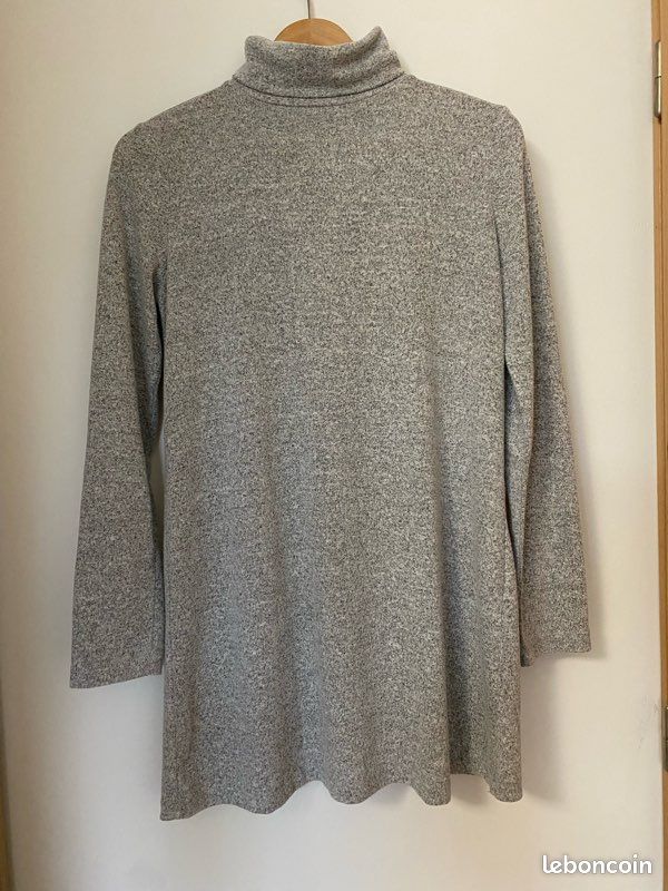 Robe pull à manches longue Stradivarius Vêtements