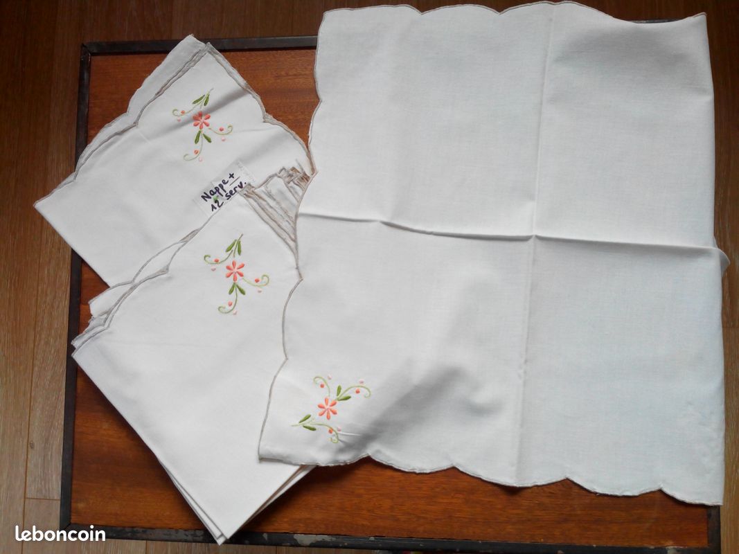 Grande nappe brodée Madagascar + 12 serviettes (image 2)