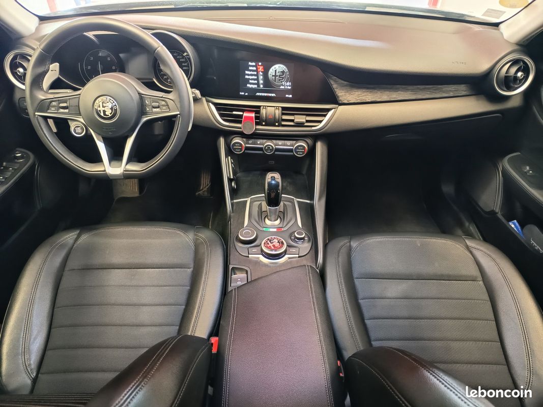 ALFA ROMEO GIULIA MY19 2.2 190 CH AT8 EXECUTIVE - ATTELAGE / CAMERA / Garantie (image 14)