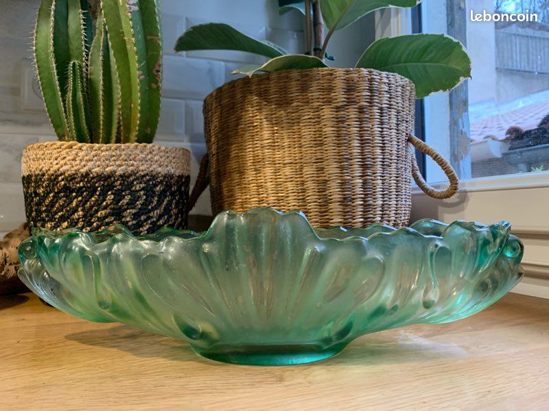 Coupe jardinière en verre moulé art nouveau décor végétal (image 1)