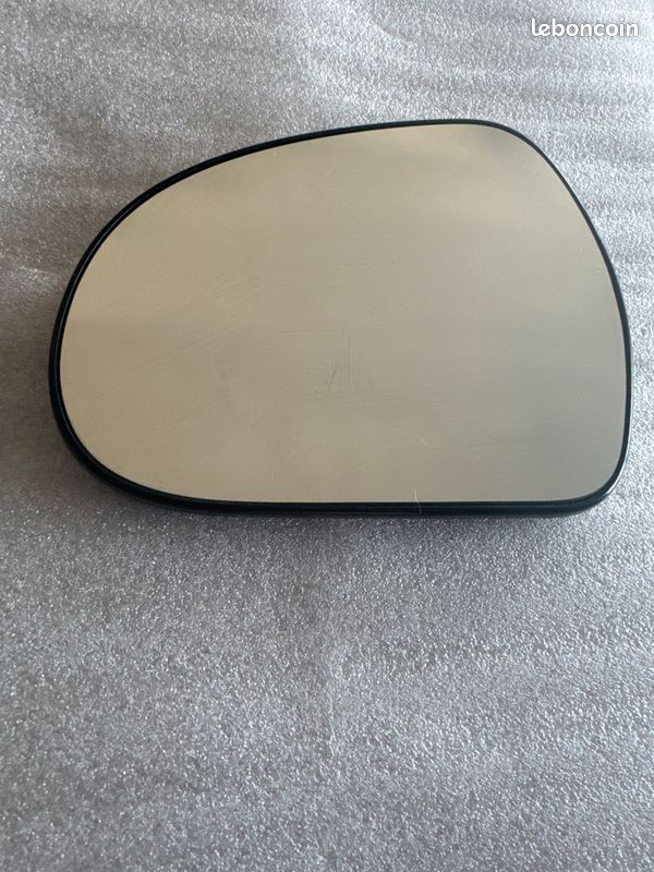 Glace miroir rétroviseur gauche Peugeot 207 (image 1)