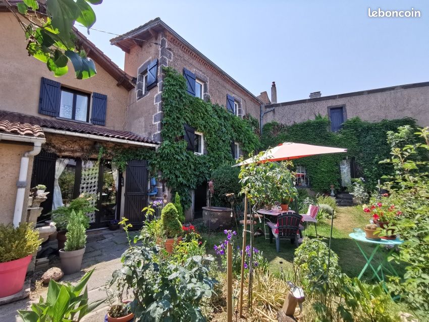 Maison 5 pièces 164 m² · à Charbonnières-les-Varennes · 164 m² · 199 500 €