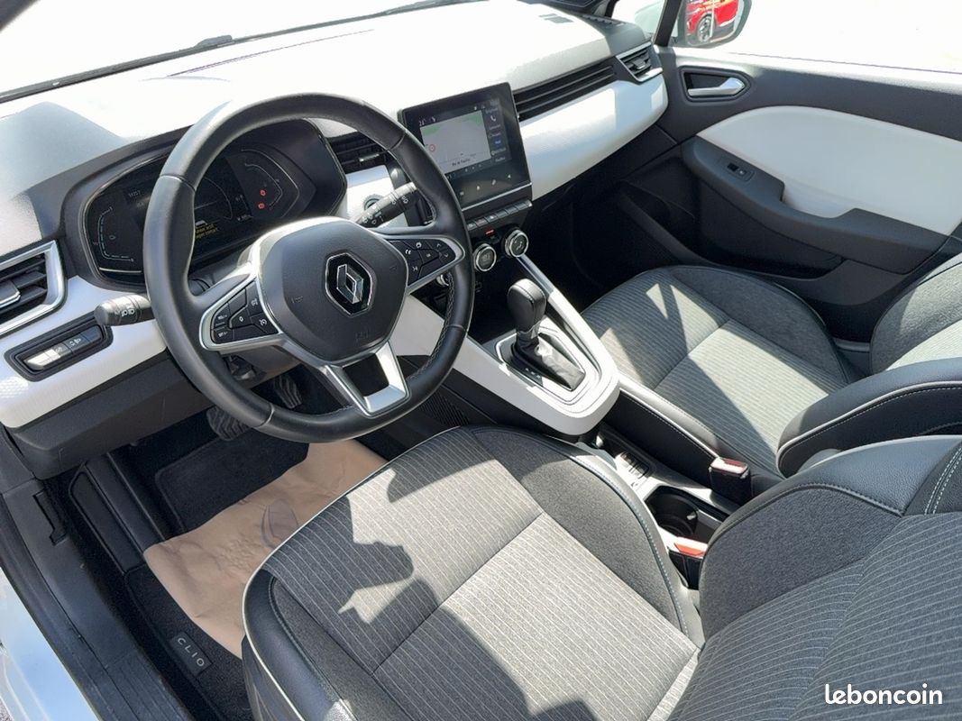 Clio 1.6 E-Tech 140ch Intens -21 (image 5)