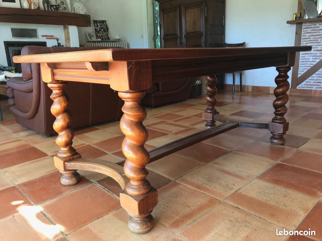Table salle a manger en noyer massif (image 3)