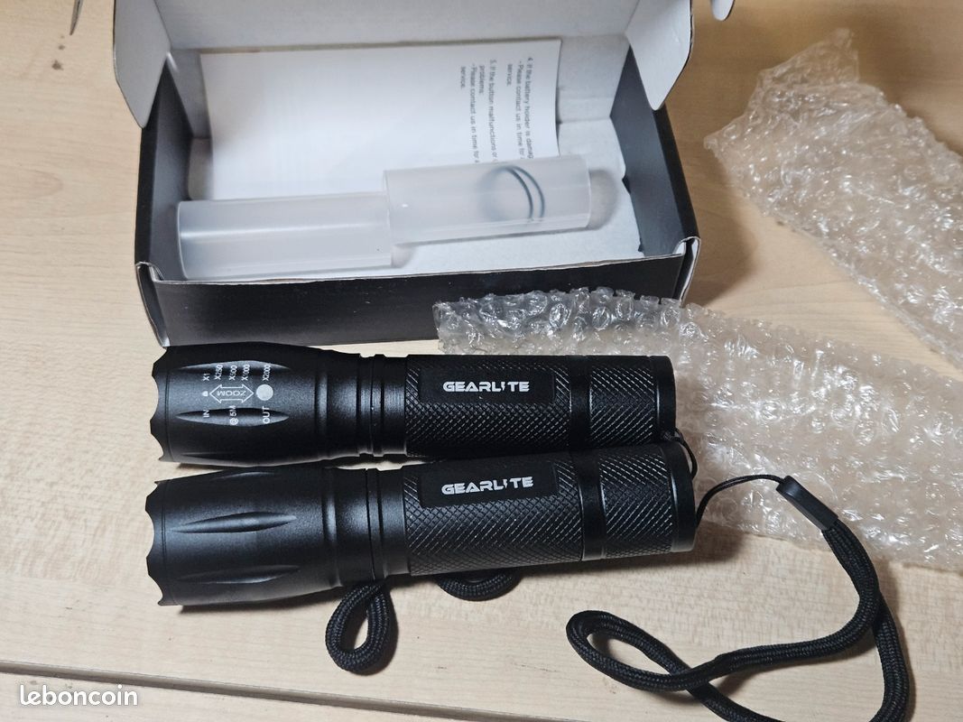 Lampe de poche LED Gearlight S2000 - Lampes de poche tactiques super