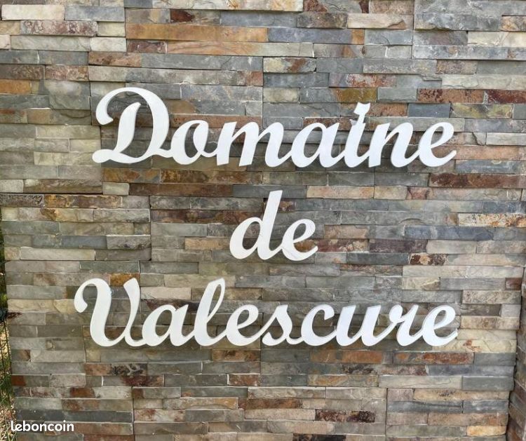 Local commercial 1 pièce 12 m² · à Saint-Raphaël · 12 m² · 25 000 €