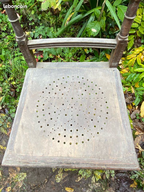 Chaise en bois véritable. Assise étoile (image 2)