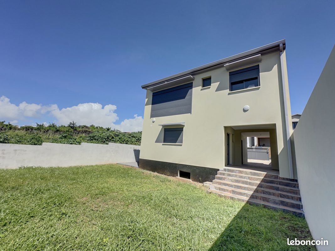 Maison 4 pièces 110 m² · à Sainte-Marie · 110 m² · 1 990 €