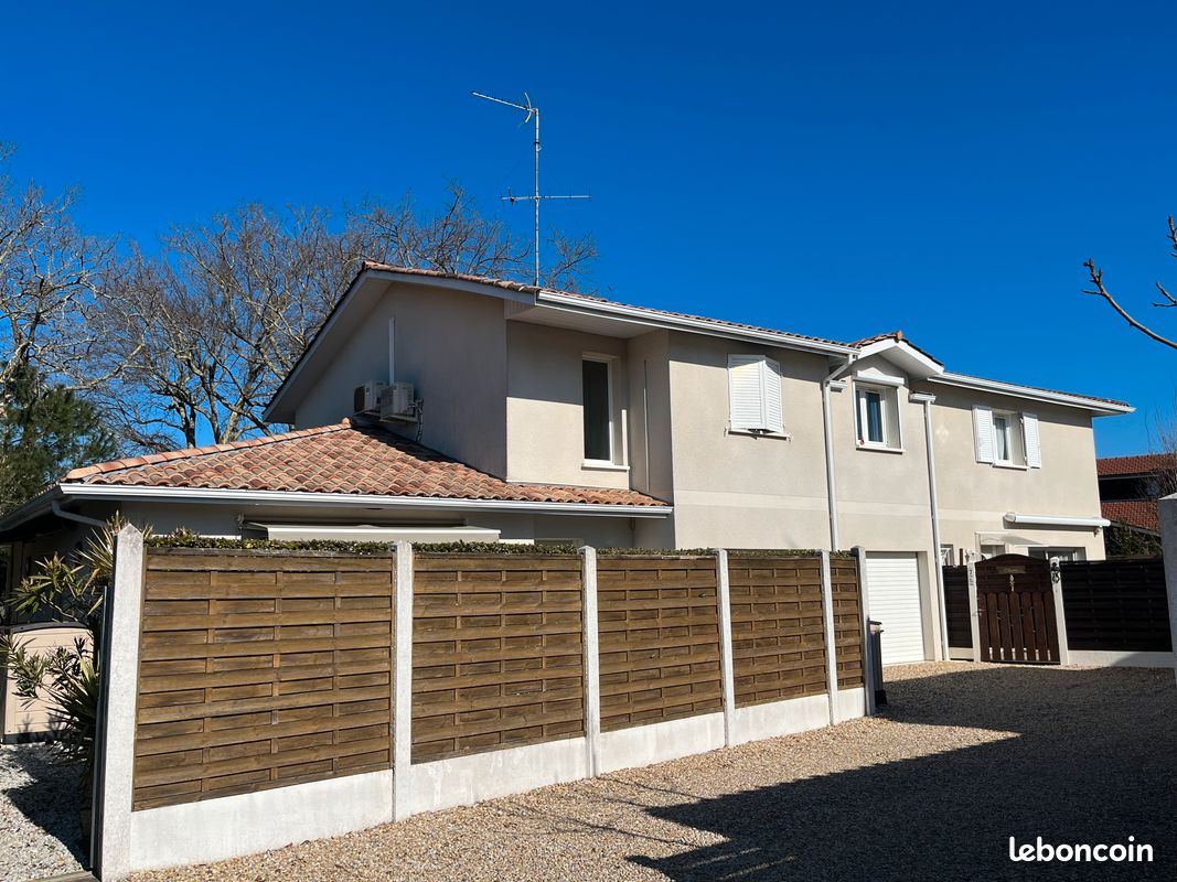 Maison 4 pièces 114 m² · à Arès · 114 m² · 441 000 €