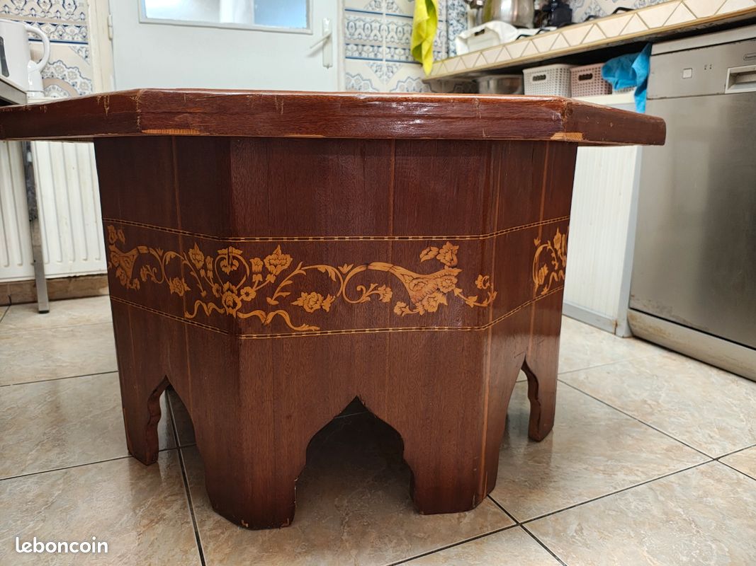 Table Orientale en Bois Massif (image 2)