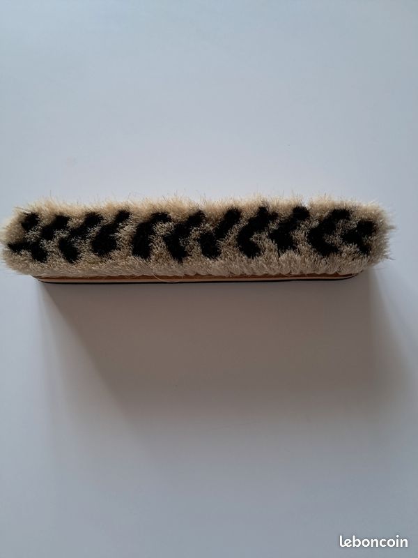 Brosse à habits ancienne pure soie (image 2)