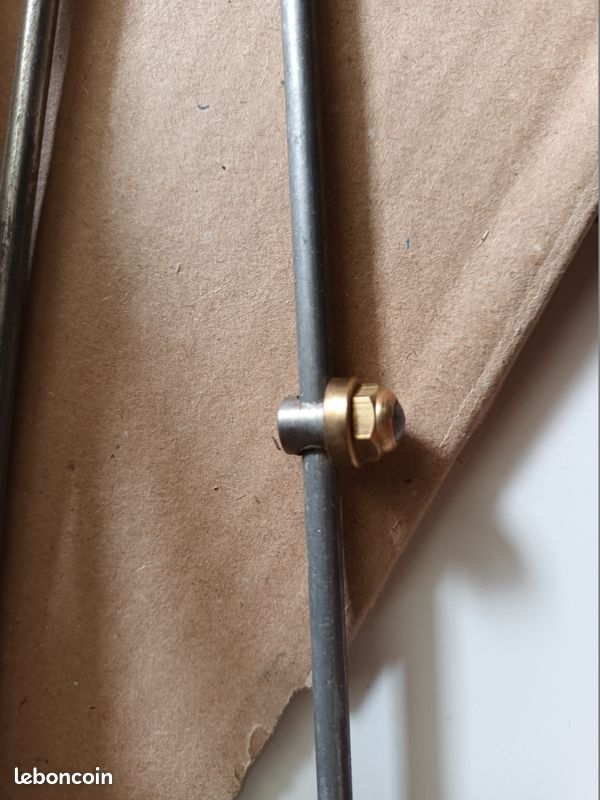 Serre-tringle pour garde bous vélo année 50 (image 2)