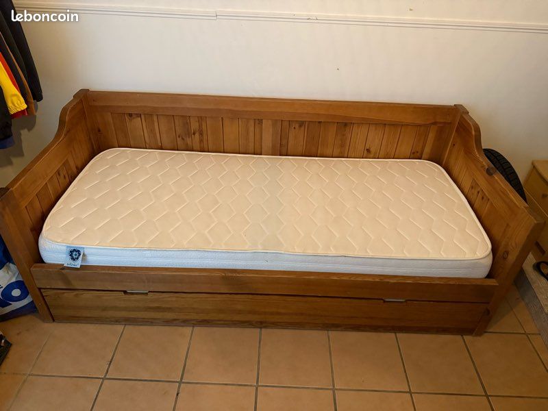 Lit banquette en bois avec grand tiroir de rangement + matelas (image 1)