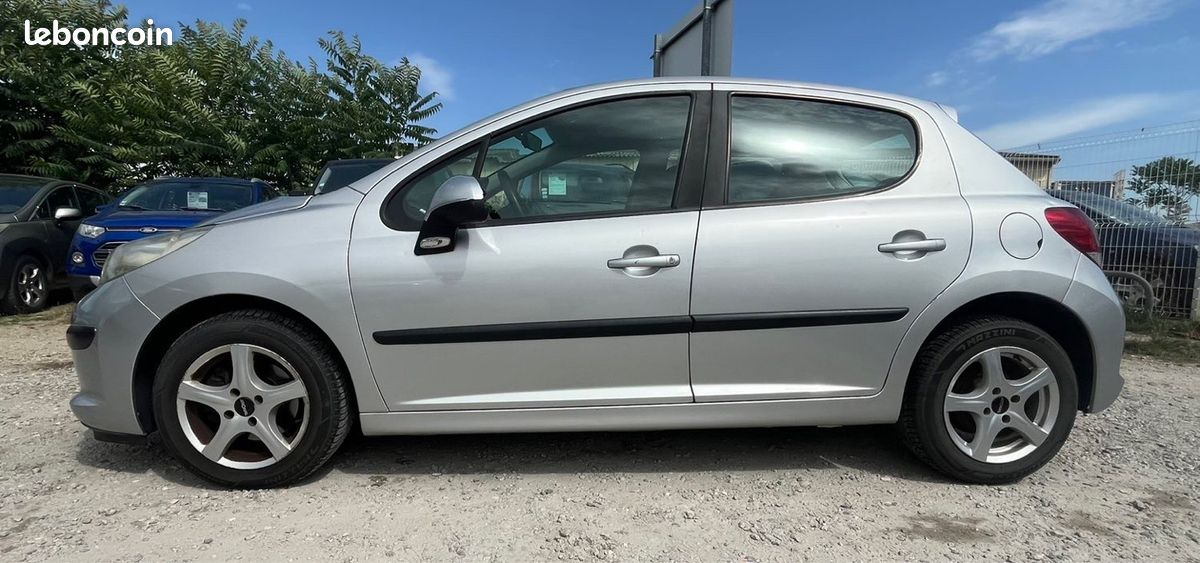 Peugeot 207 1.4 VTI 95 Ch Garantie (image 8)