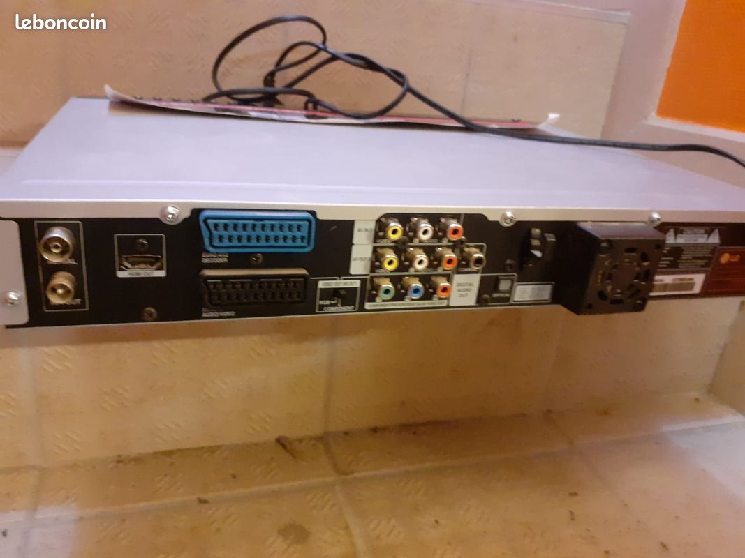 Lecteur Graveur HDD/DVD LG DBRH197 (image 2)