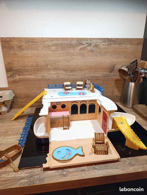 Sylvanian (image 1)
