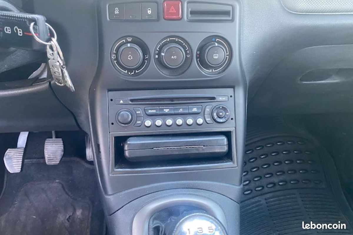 CITROEN C3 PICASSO 1.6 HDi FAP - 90 Confort PHASE 2 (image 14)