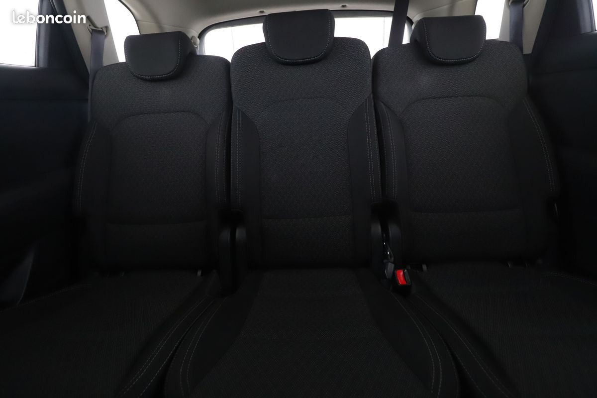 Kia Carens 1.7 CRDi ISG Active 7PL 141 ch (image 9)