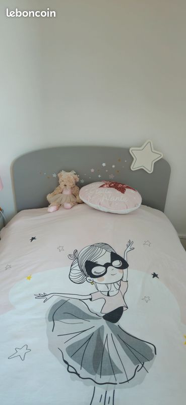 Chambre fille lit + table de chevet + armoire (image 1)