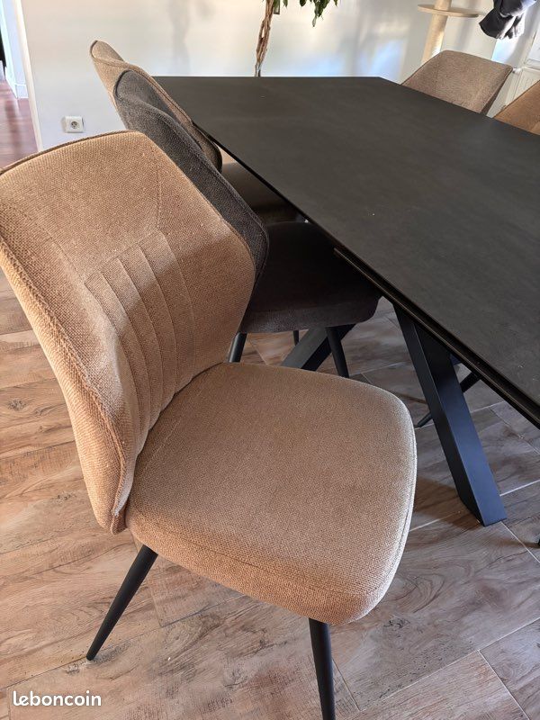 Table et chaises (image 3)