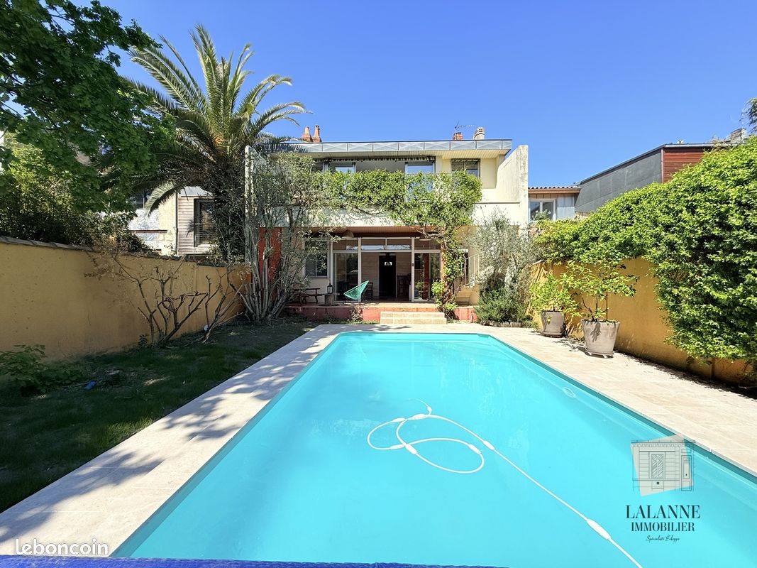 Maison 9 pièces 260 m² · à Bordeaux · 260 m² · 1 150 000 €