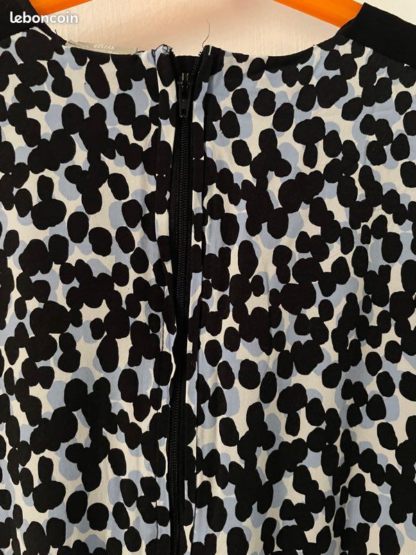 Robe (image 2)