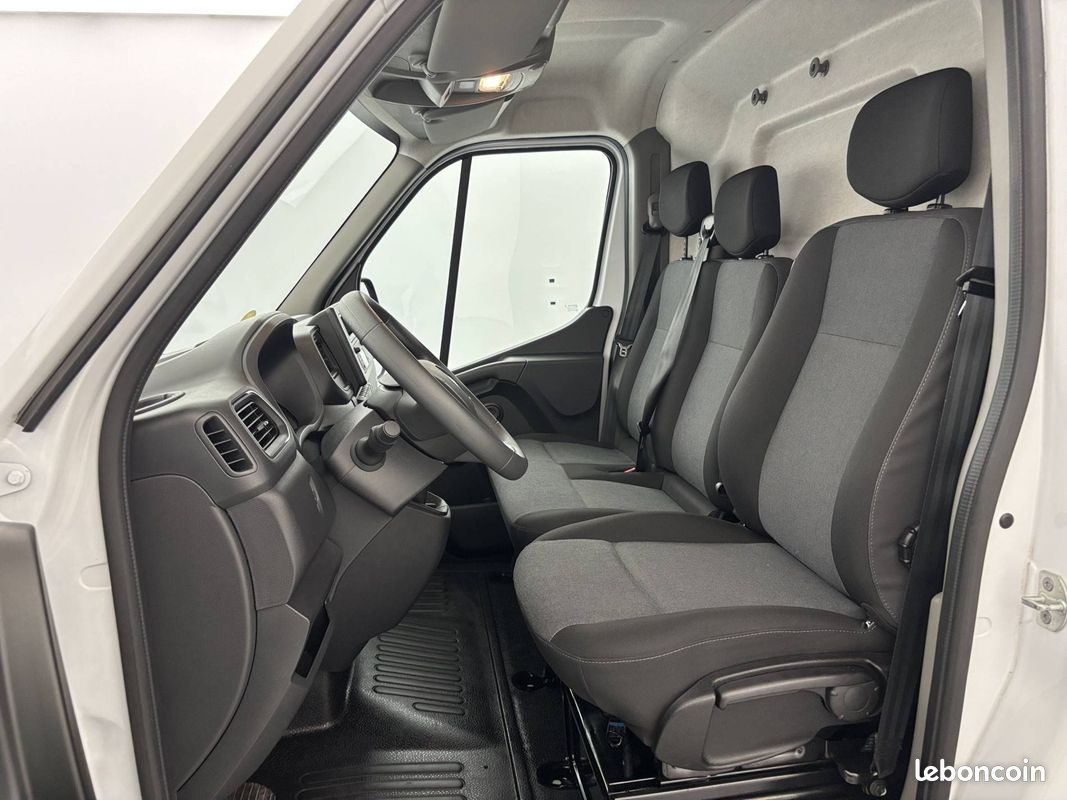 Renault trafic fgn l1h1 2800 kg blue dci 110 essentiel (image 9)
