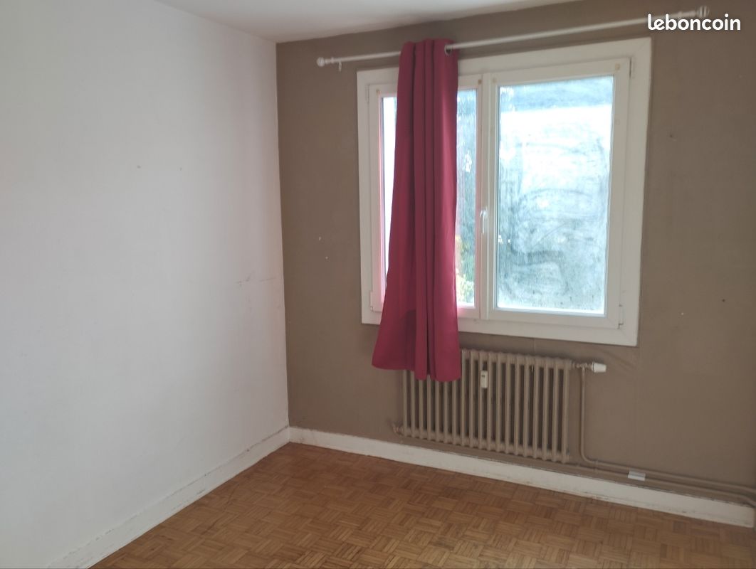 Appartement 4 pièces 80 m² · à Roanne · 80 m² · 470 €