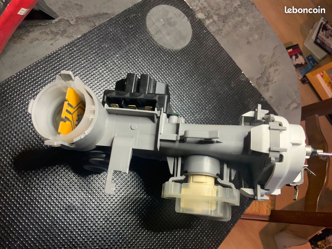 Pièces Détachées Lave-vaisselle BOSCH SKT2052