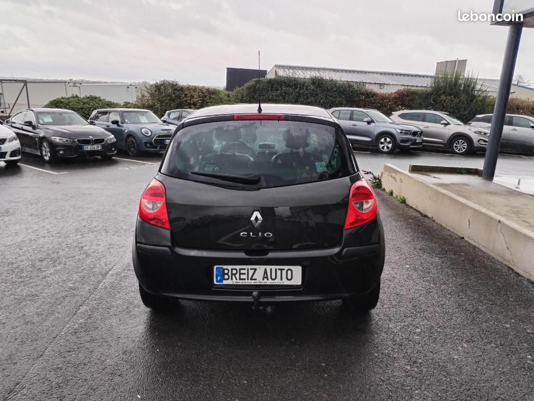 Renault Clio III 1.5 DCI 85 DYNAMIQUE 5P (image 5)
