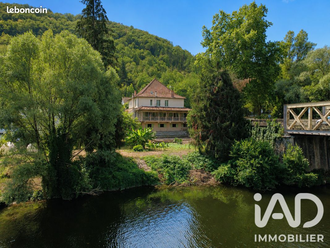 Maison 19 pièces 500 m² · à Causse-Et-Diège · 500 m² · 242 000 €