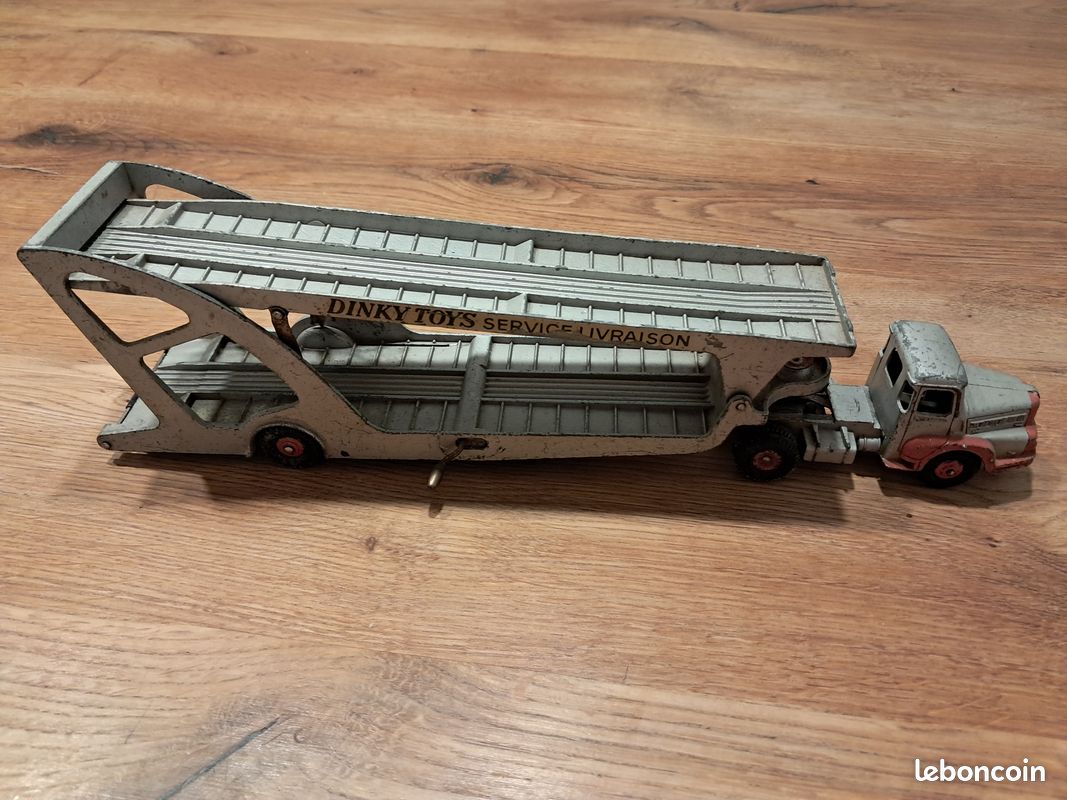 Porte Voiture Camion UNIC IZOARD Porte-voitures Dinky Toys 39A - Années 60, échelle 1/43, Métal Booster Voiture