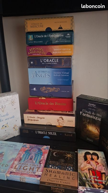 Lot tarots oracles (image 1)