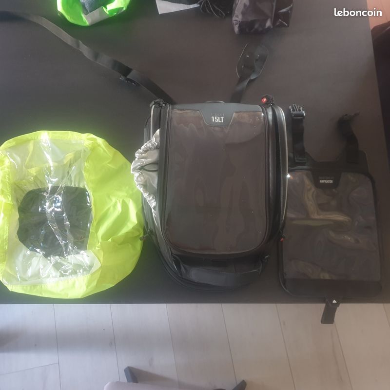 Sacoche de réservoir givi 15LT (image 1)