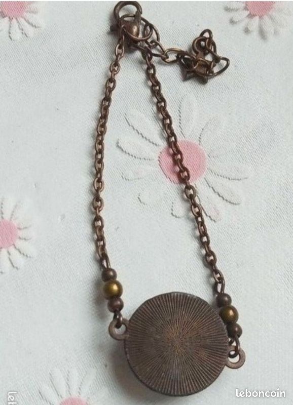 Beau bracelet vintage breloque en laiton (image 2)