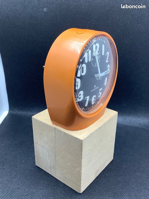 Radio Réveil Vintage Poppy DR216 - Design âge Spatial Orange - Années 70