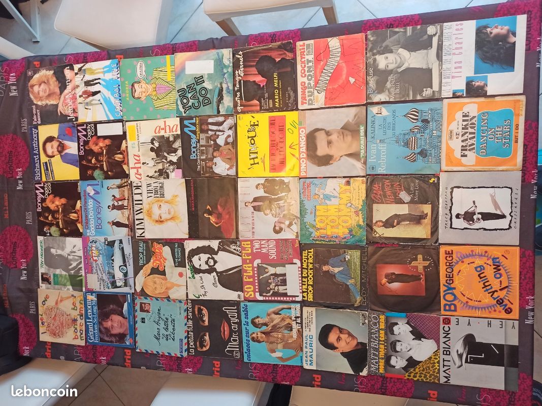 Lot de 280 disques vinyles 45T (image 1)