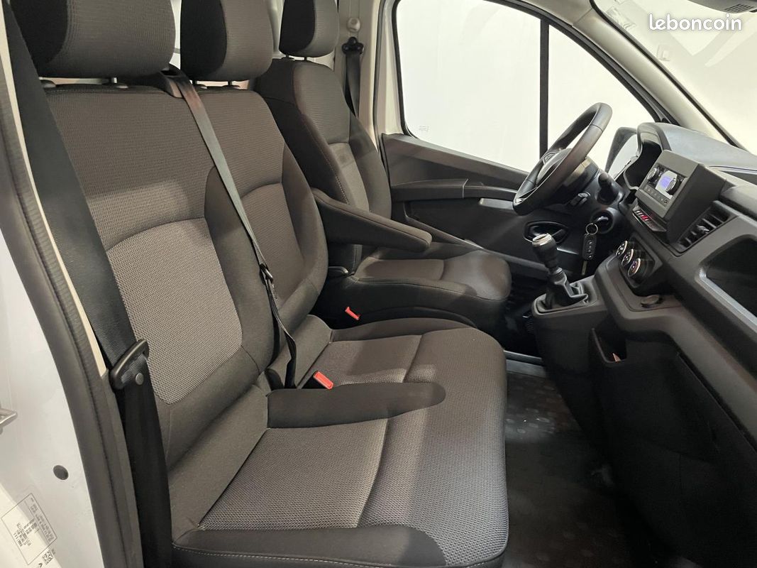 RENAULT TRAFIC L1H1 3000 Kg 2.0 Blue dCi - 130 Euro 6e III FOURGON Fourgon Confort L1H1 PHASE 3 (image 9)