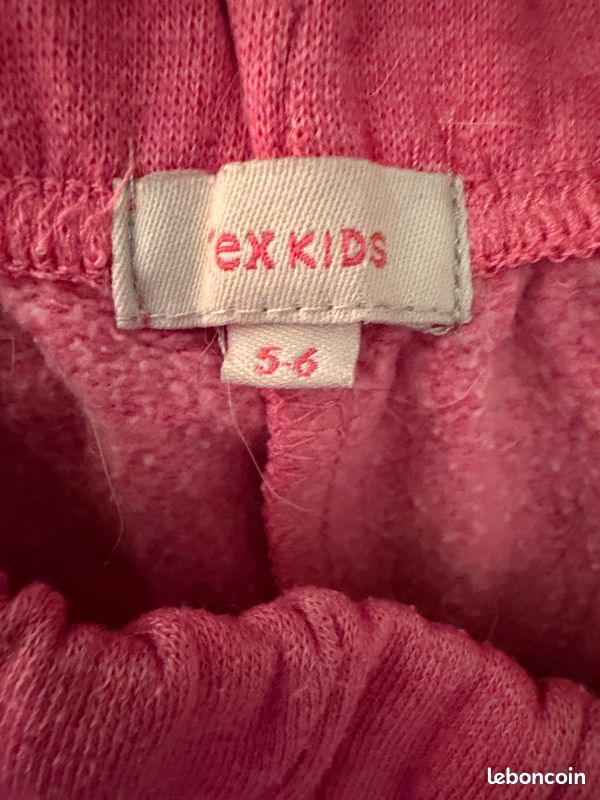 Jogging fille taille 13/14 ans avec sequins : Achat occasion | Lots de vêtements (fille) Rose 14 ans (152-164 cm) Neuf, avec étiquette