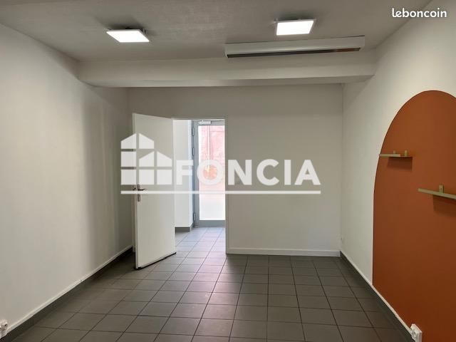 Location - Local commercial - 30 m² - 4 400 /an HC HT - (image 2)