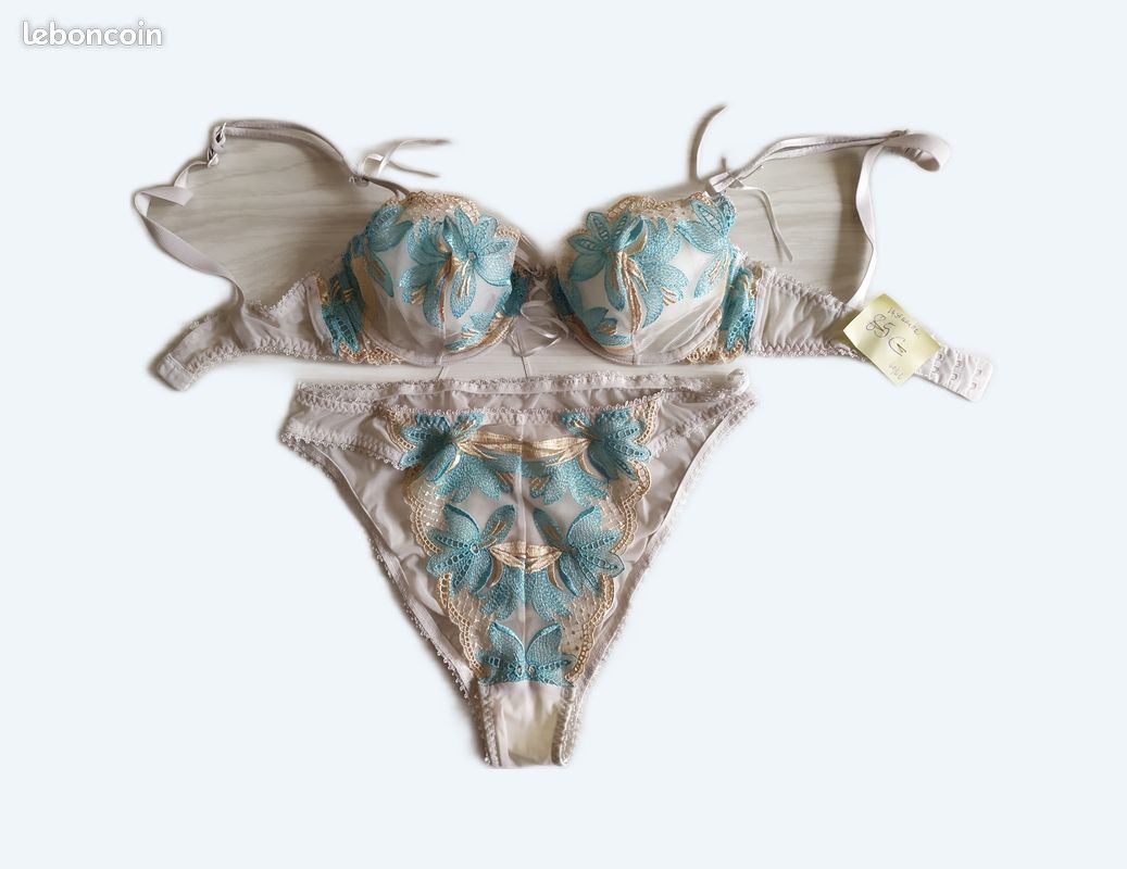 Ensemble soutien gorge VASSARETTE Taille 85C (image 1)