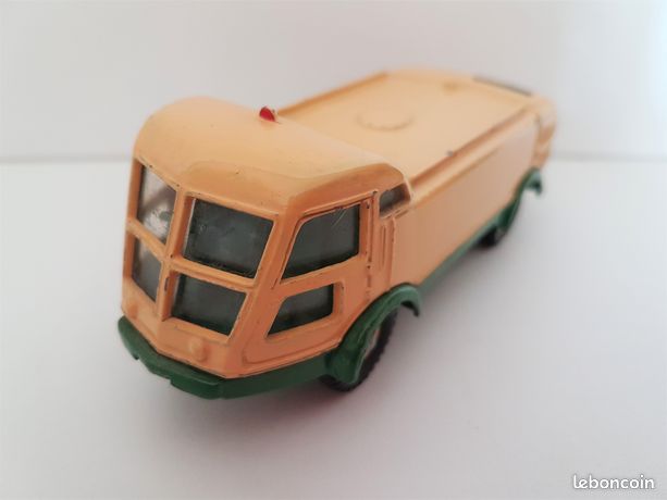 Dinky Toys 596 - Arroseuse Balayeuse L.M.V. Avec Cabine Vitrée (occasion)